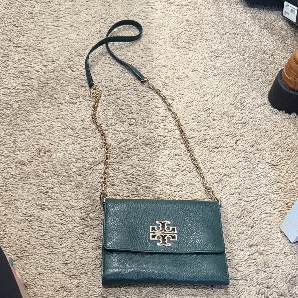 Tory Burch Cluth in Forest Green Leather